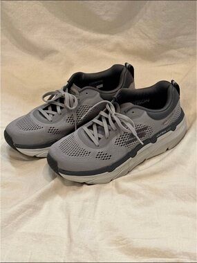 Skechers Men's Max Cushioning Premier - Perspective in the "Grey" colorway
